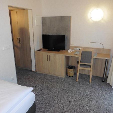 Hotels Landhaus Dieterichs Wolfsburg Bagian luar foto