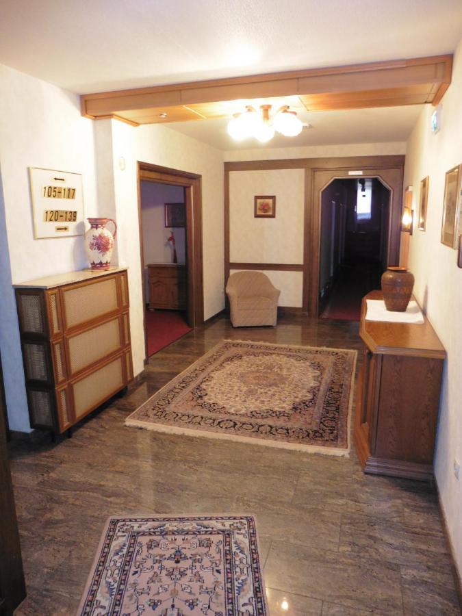 Hotels Landhaus Dieterichs Wolfsburg Bagian luar foto